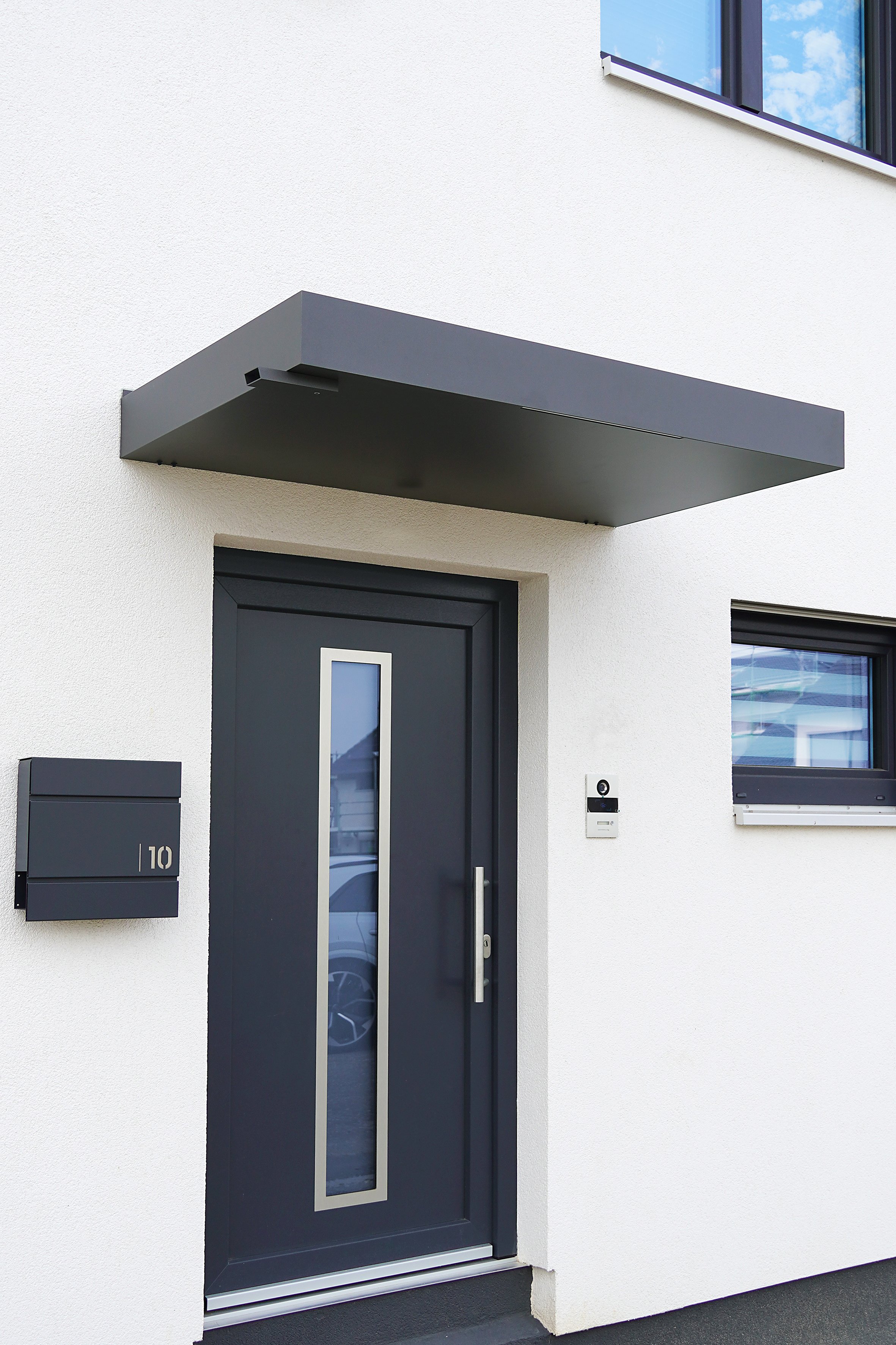 Rechteckvordach BS Plus 160 mit Wasserspeier links anthrazit - mit LED-Streifen